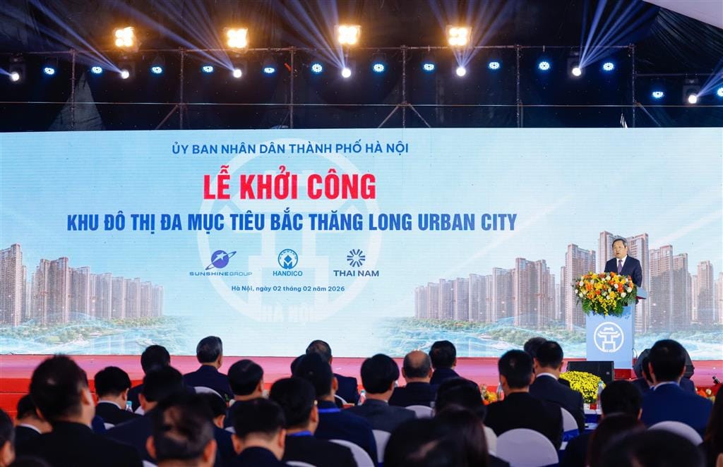 tong bi thu To Lam du khoi cong bac thang long urban city2