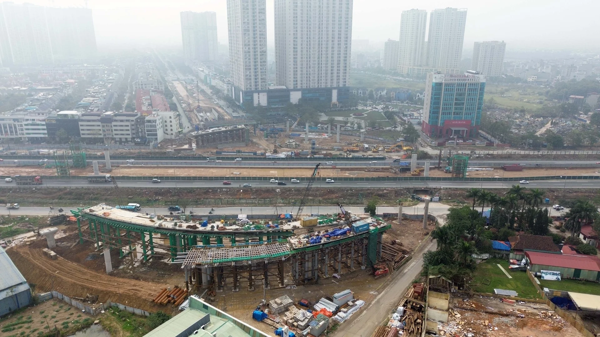 nut giao vanh dai 35 dai lo thang long